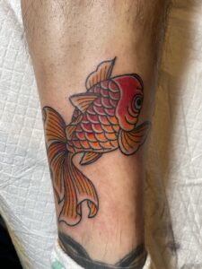 tattoo おすすめ おすすめ彫り師 おすすめ彫師 カラー タトゥー トラッド ワンポイントタトゥー 上手い 人気 入れ墨 刺青 和彫 彫師 熊本 金魚