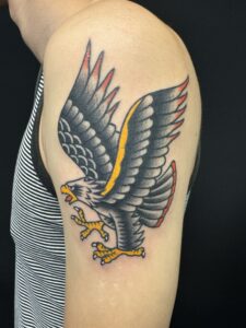 tattoo アメトラ アメリカンタトゥー アメリカントラディショナル イーグル おすすめ カラー タトゥー トラッド フォーエタニティー 入れ墨 刺青 彫師 洋彫 熊本 鷹