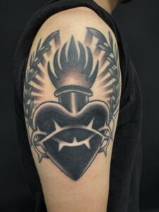 tattoo アメトラ アメリカンタトゥー おすすめ おすすめ彫り師 おすすめ彫師 タトゥー トラッド フォーエタニティー ブラックアンドグレイ 上手い 人気 入れ墨 刺青 彫師 洋彫 熊本